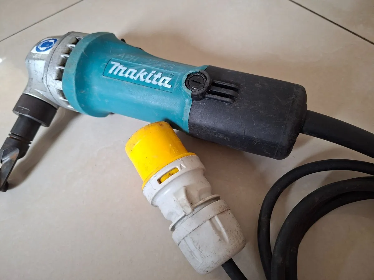 Makita Jn1601 Tin Nibblers 110v - Image 2