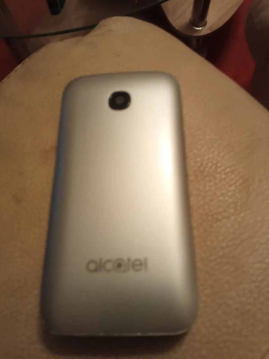 Alcatel flip phone unlocked to all networks - Image 1