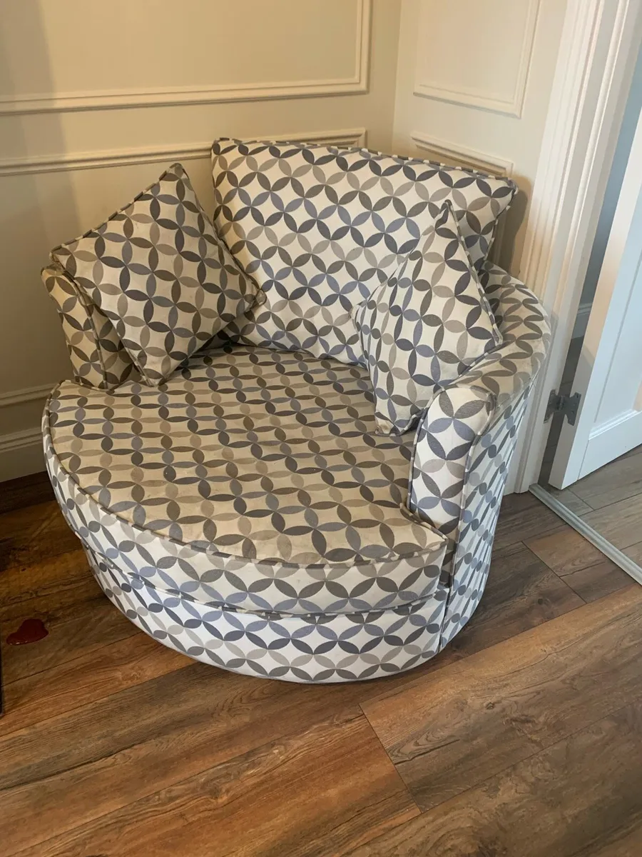 Swivel Armchair - Image 1