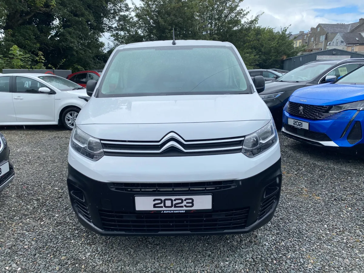 Nov 2023 Citroen Berlingo EN-Prise 100 HDi 6 Speed - Image 2