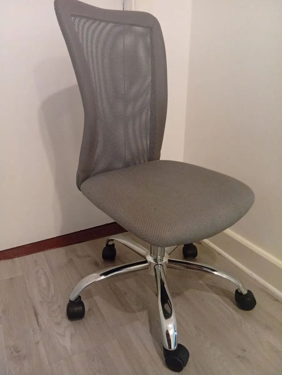 Quality Computer Office Adjustable Swivel chair - Image 3