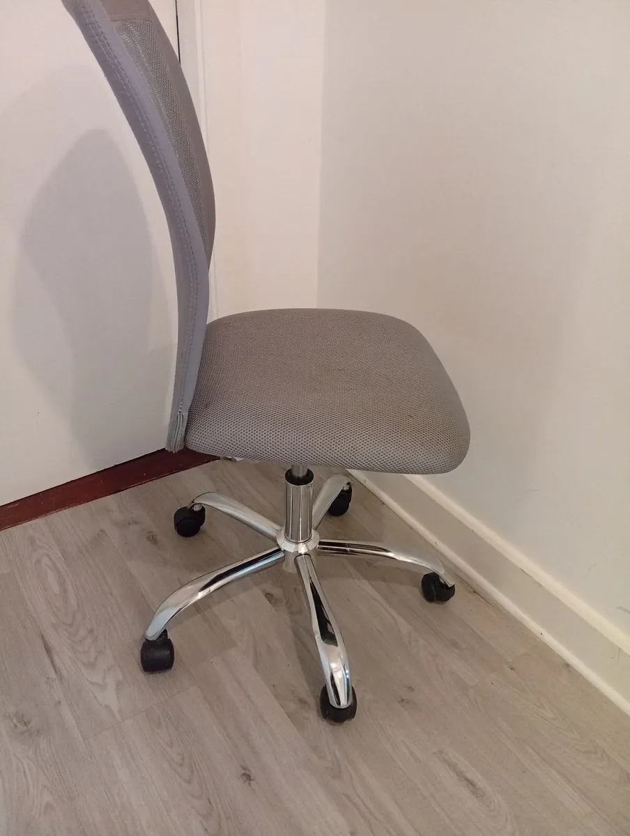 Quality Computer Office Adjustable Swivel chair - Image 2