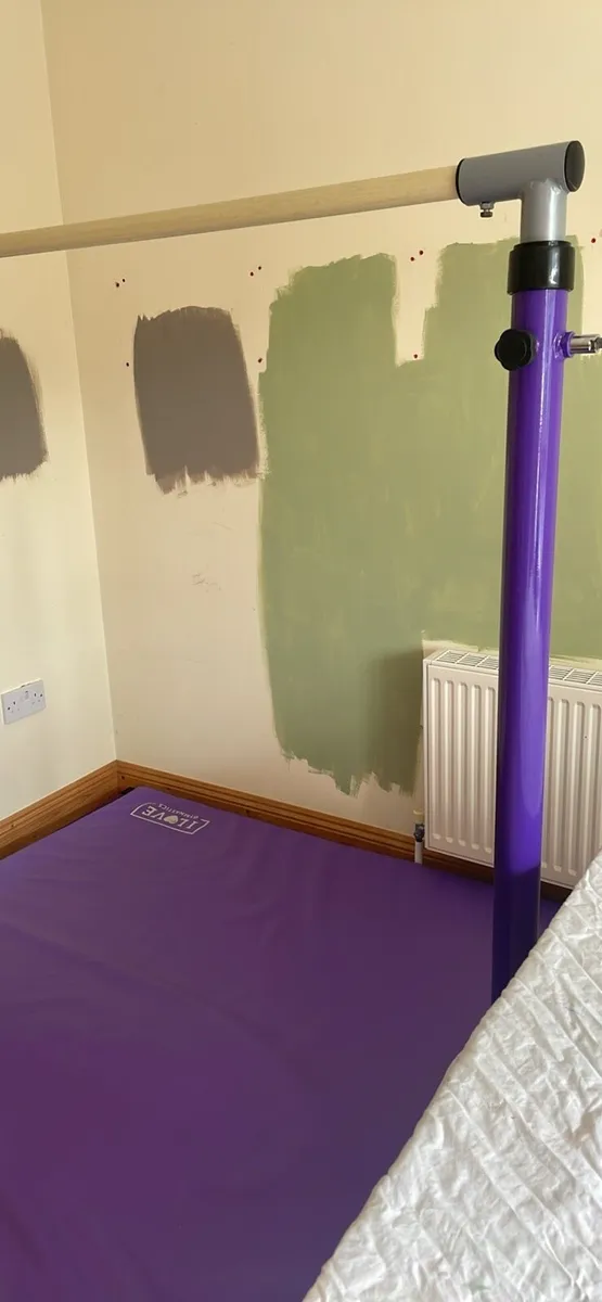 Gymnastic bars & mat - Image 2