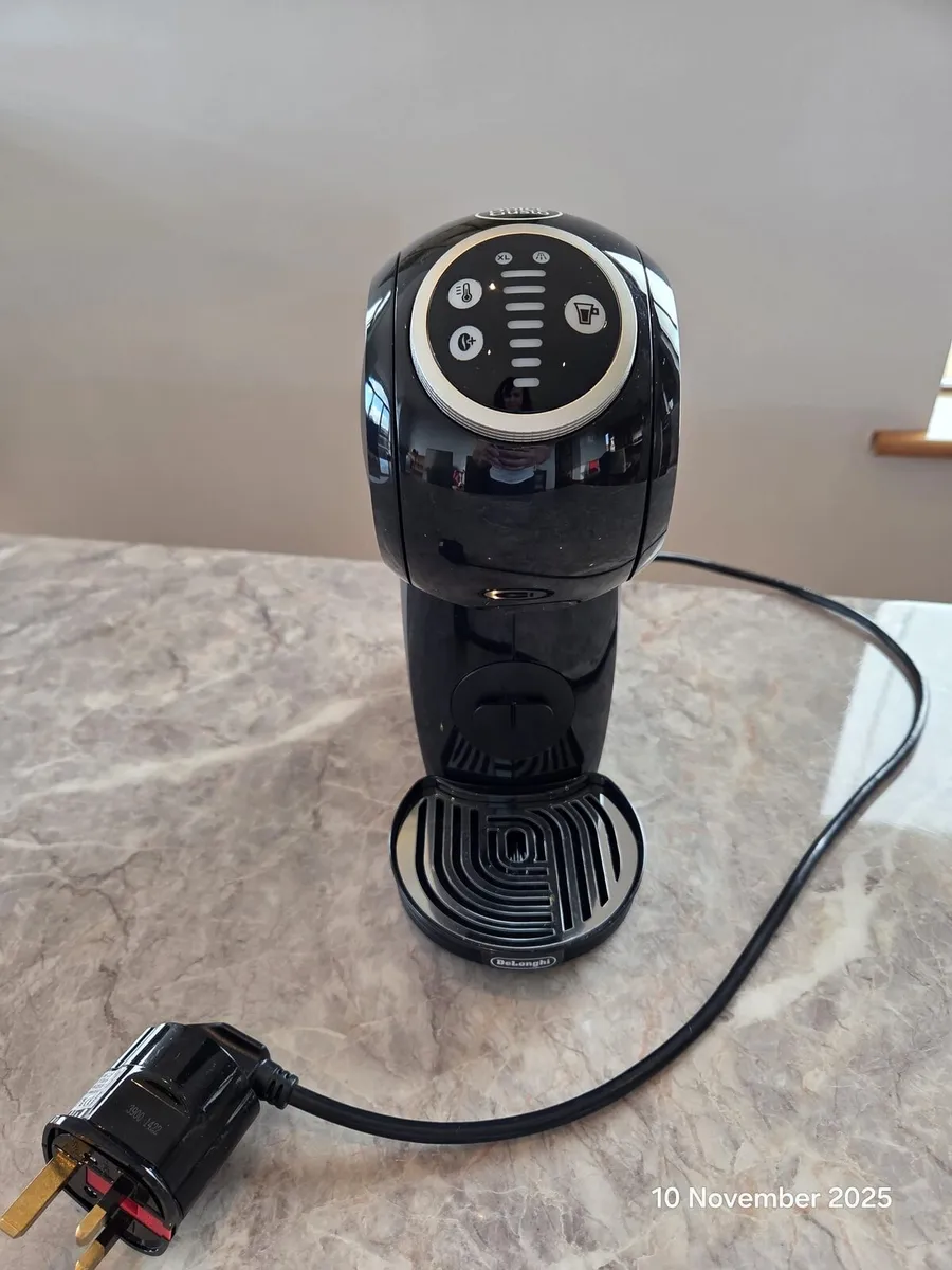 Dolce gusto coffee machine and pods - Image 4