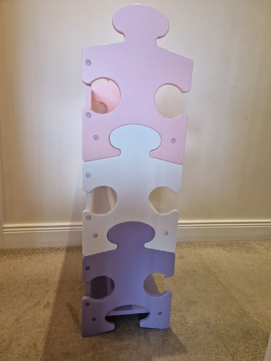 KidKraft Wooden Puzzle Piece Bookcase - Image 2
