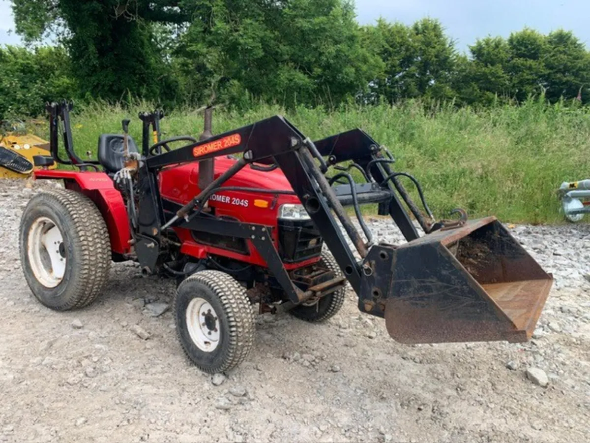 SIROMER 204S 4WD COMPACT C/W LOADER, 450 HRS - Image 1