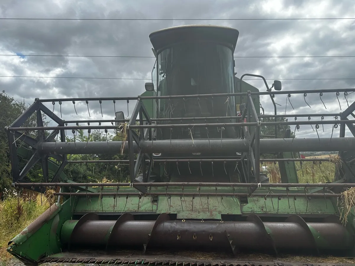 John Deere 1055 Combine - Image 2