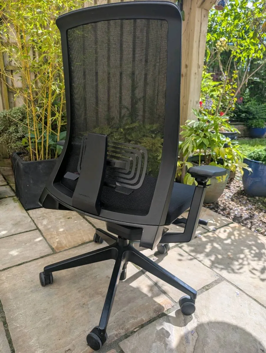Ergonomic office chair - Image 3
