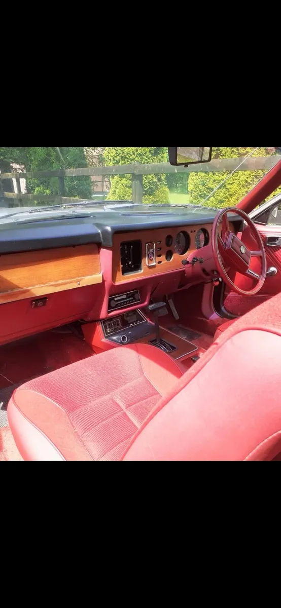 1982 Mustang Ghia - Image 4