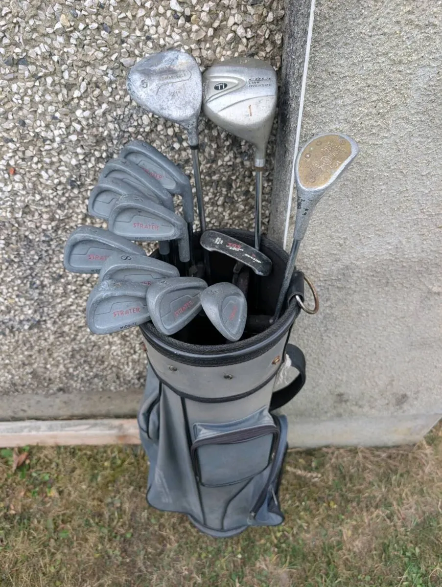 Driving range Golf clubs first come first served - Image 1