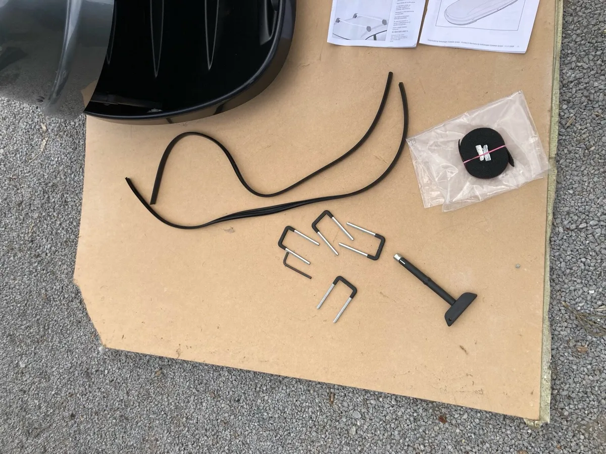 Volkswagen Roof Box and Rails - Image 4