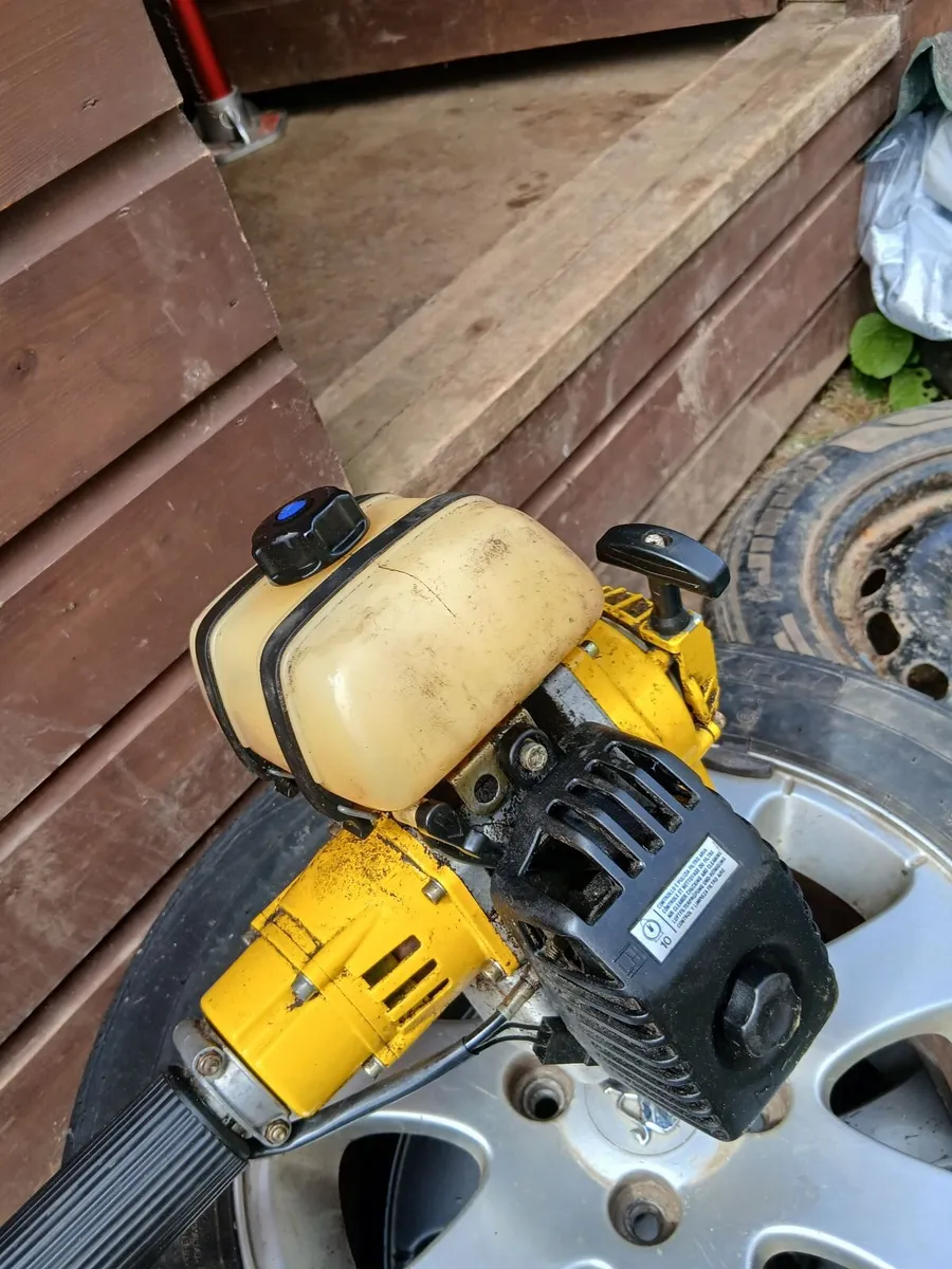 Petrol strimmers - Image 3