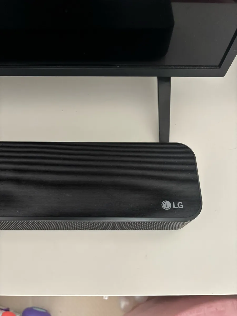 LG Soundbar with Wireless Subwoofer - Image 2