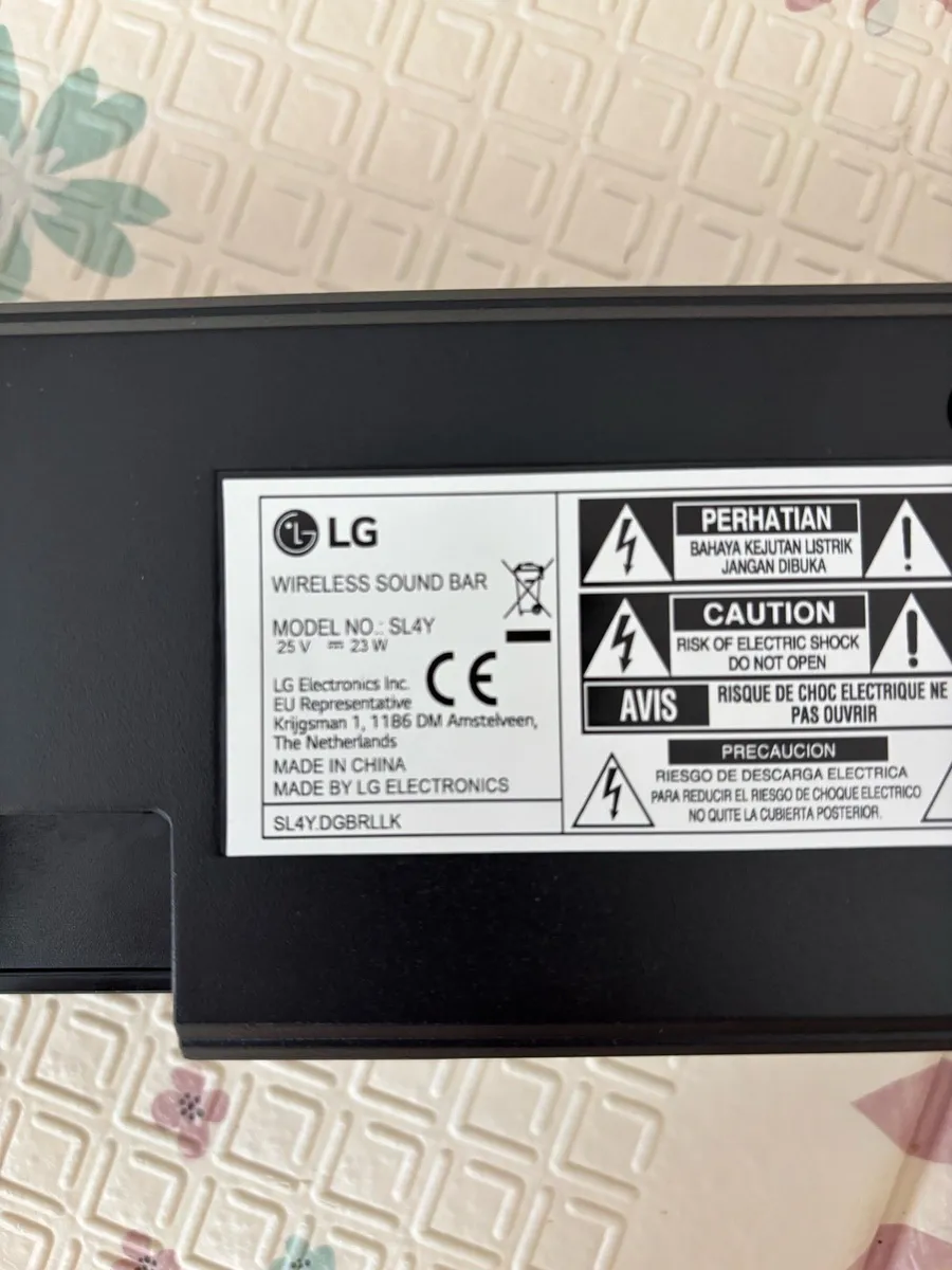 LG Soundbar with Wireless Subwoofer - Image 3