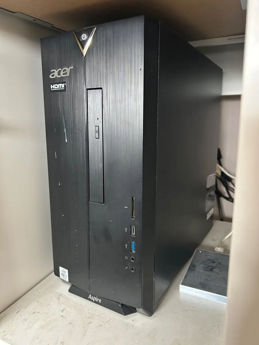 ACER Aspire TC-895 Desktop PC (computer) - Image 1