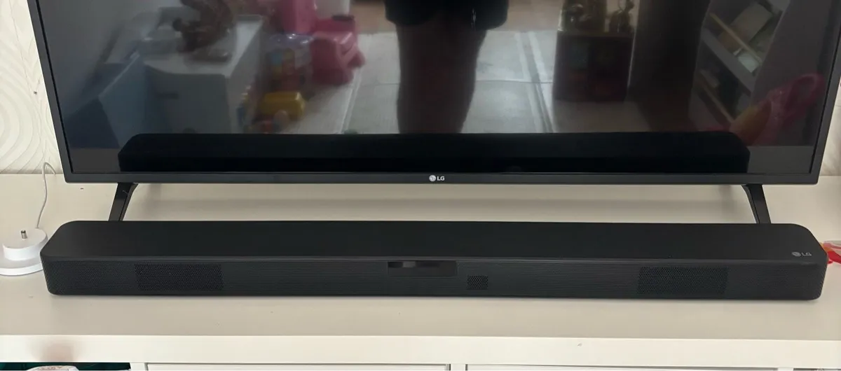LG Soundbar with Wireless Subwoofer - Image 1