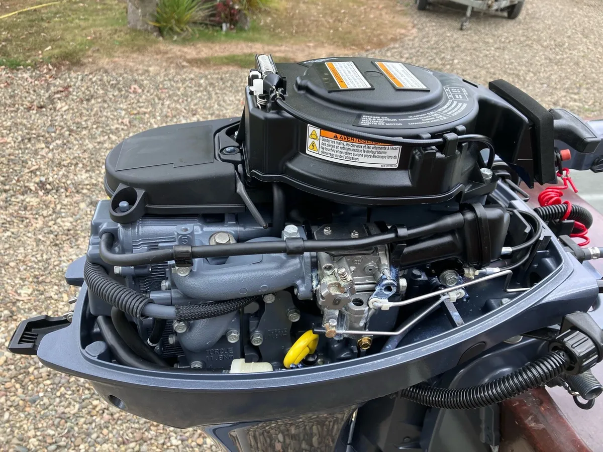 Yamaha 8 hp outboard - Image 4