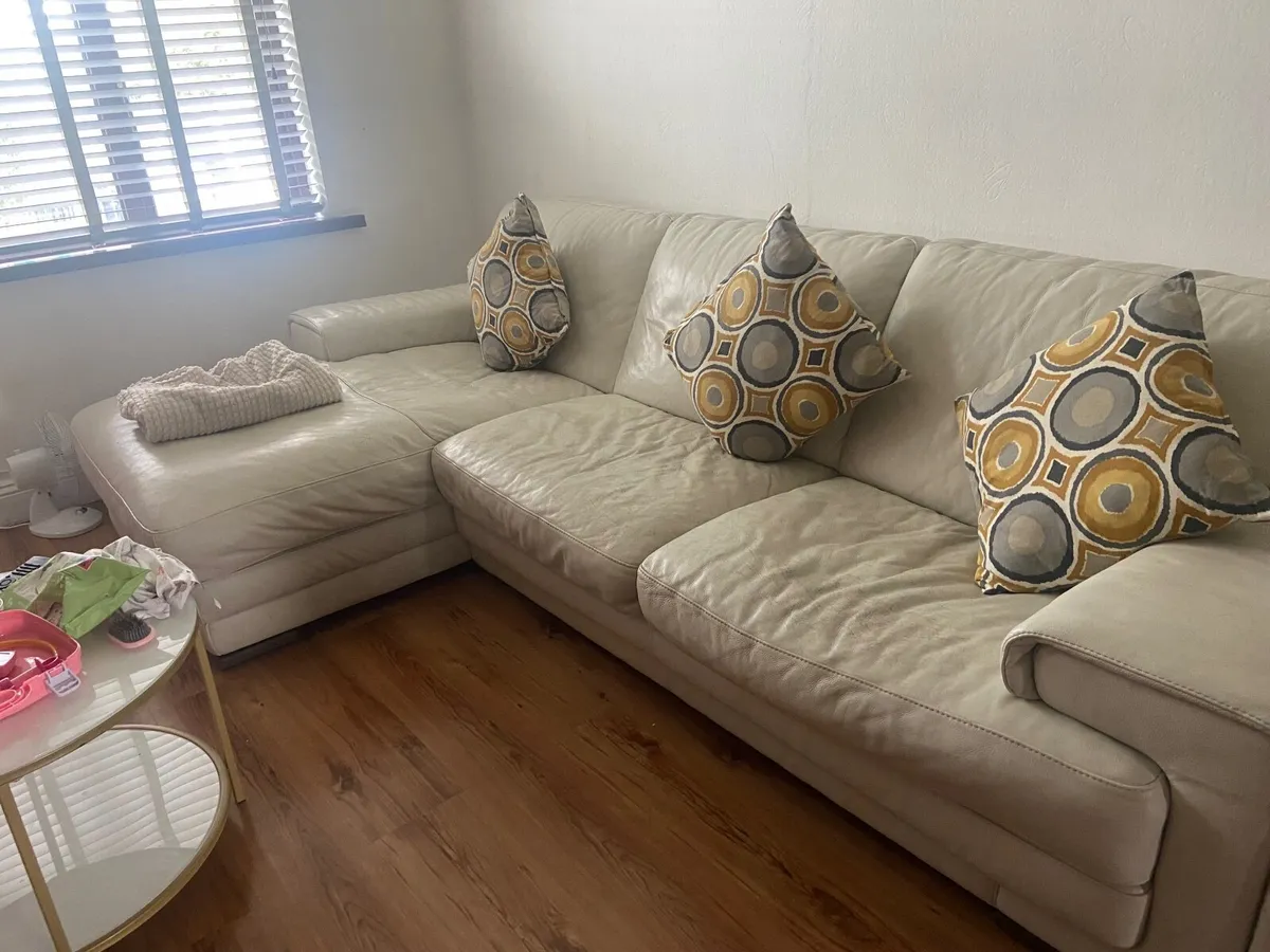 Free leather couch - Image 3