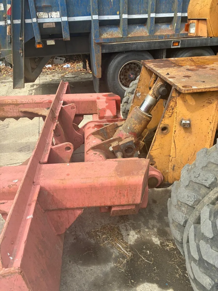 Case Alliance 588 wheeled excavator - Image 2