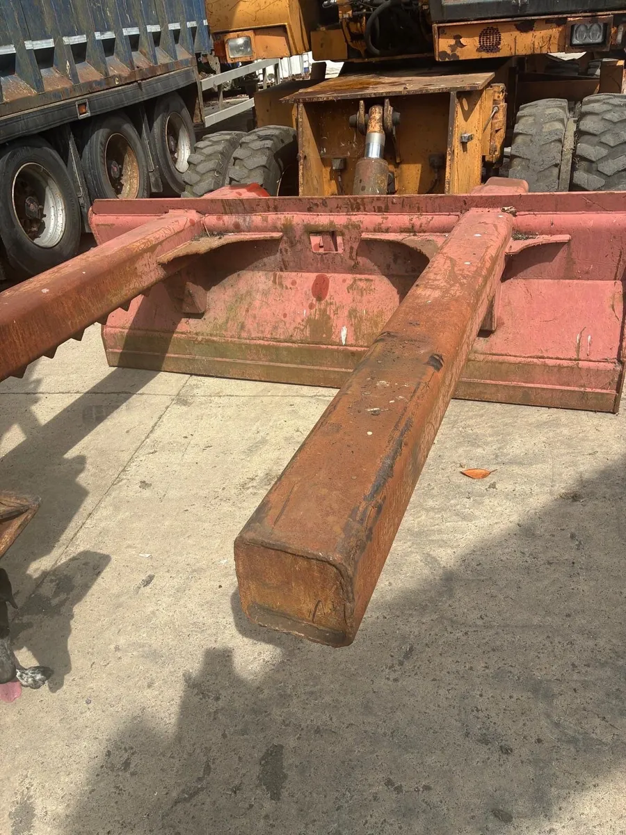 Case Alliance 588 wheeled excavator - Image 3