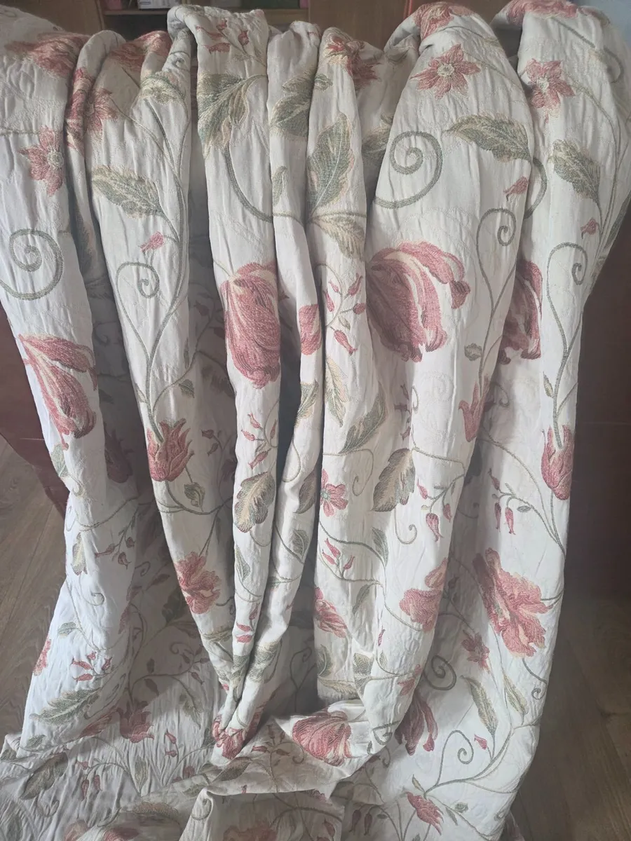 Curtains - Image 1