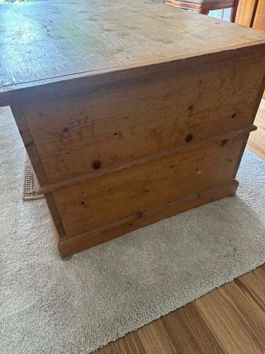 Large wooden blanket toy box - Image 4