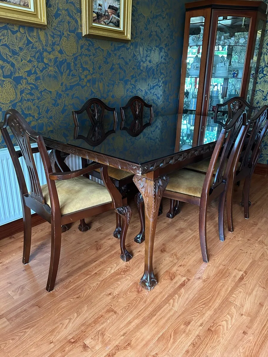 Table & Chairs - Image 1