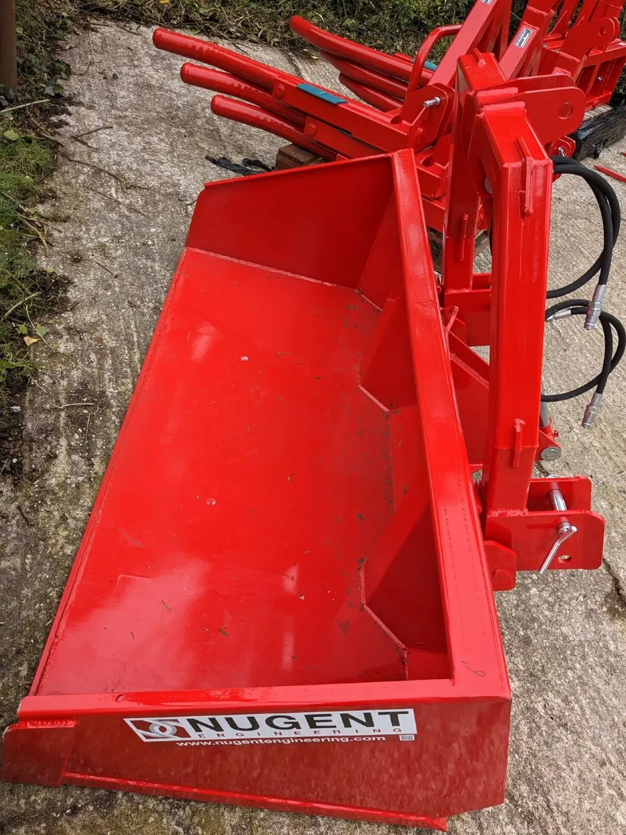 Linkbox and bale spike - Image 3