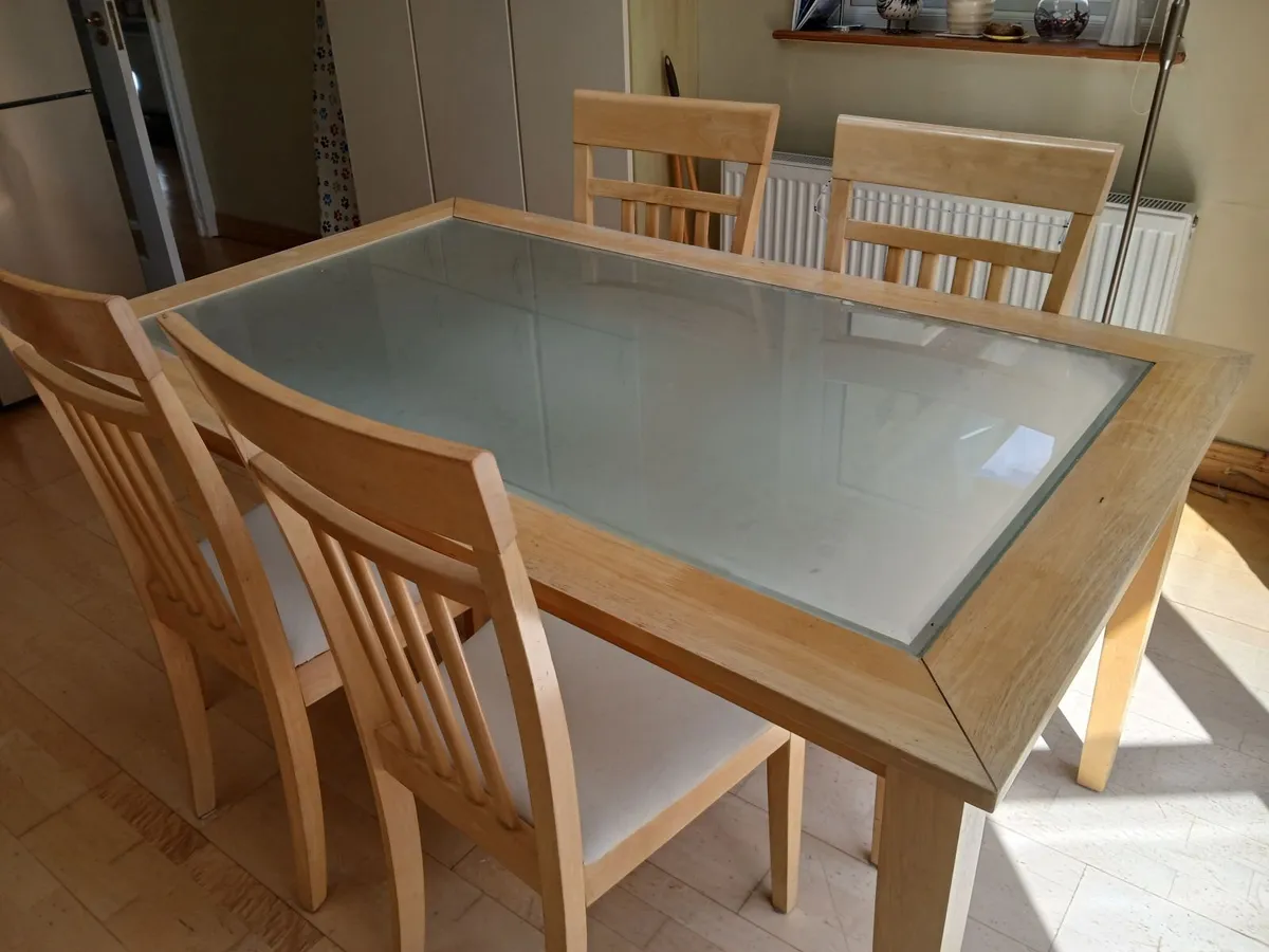 Kitchen table and chairs - Image 3