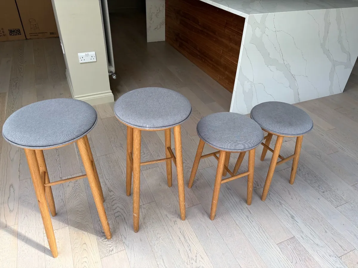 Oak Bar Stools & Matching Stools – Excellent - Image 3