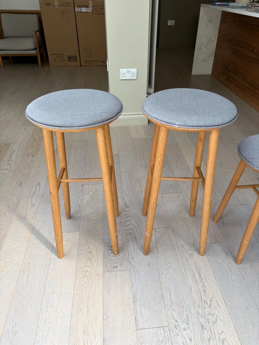 Oak Bar Stools & Matching Stools – Excellent - Image 2