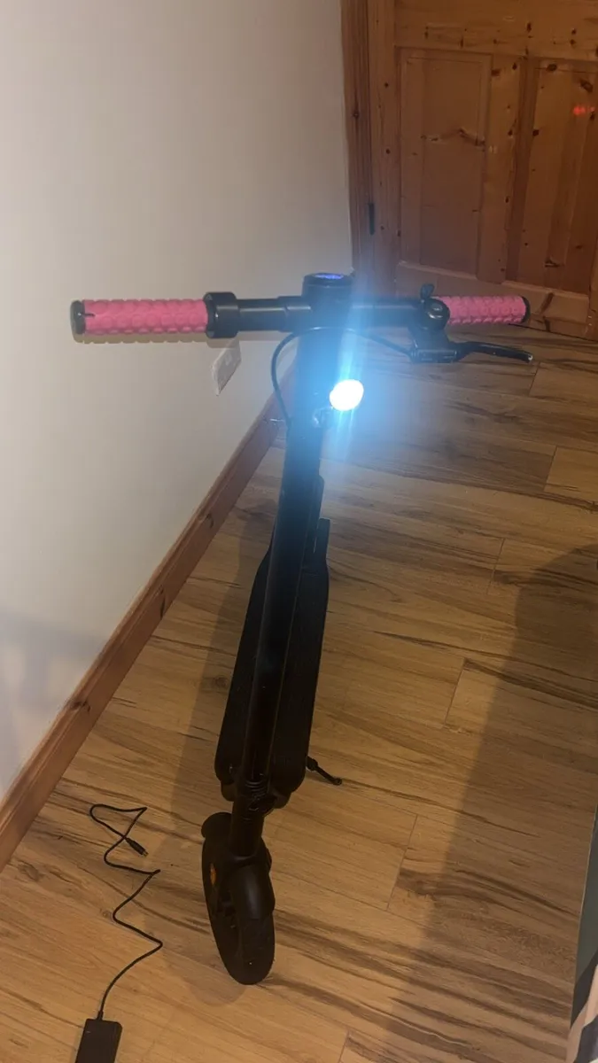 Electric scooter - Image 4