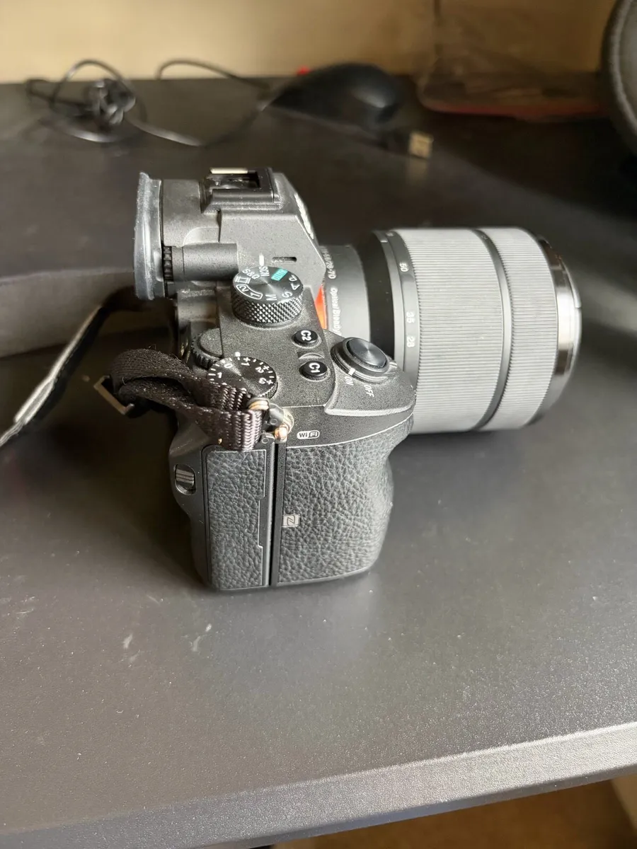 Sony α7 III + FE 28-70mm f/3.5-5.6 OSS Kit - Image 2