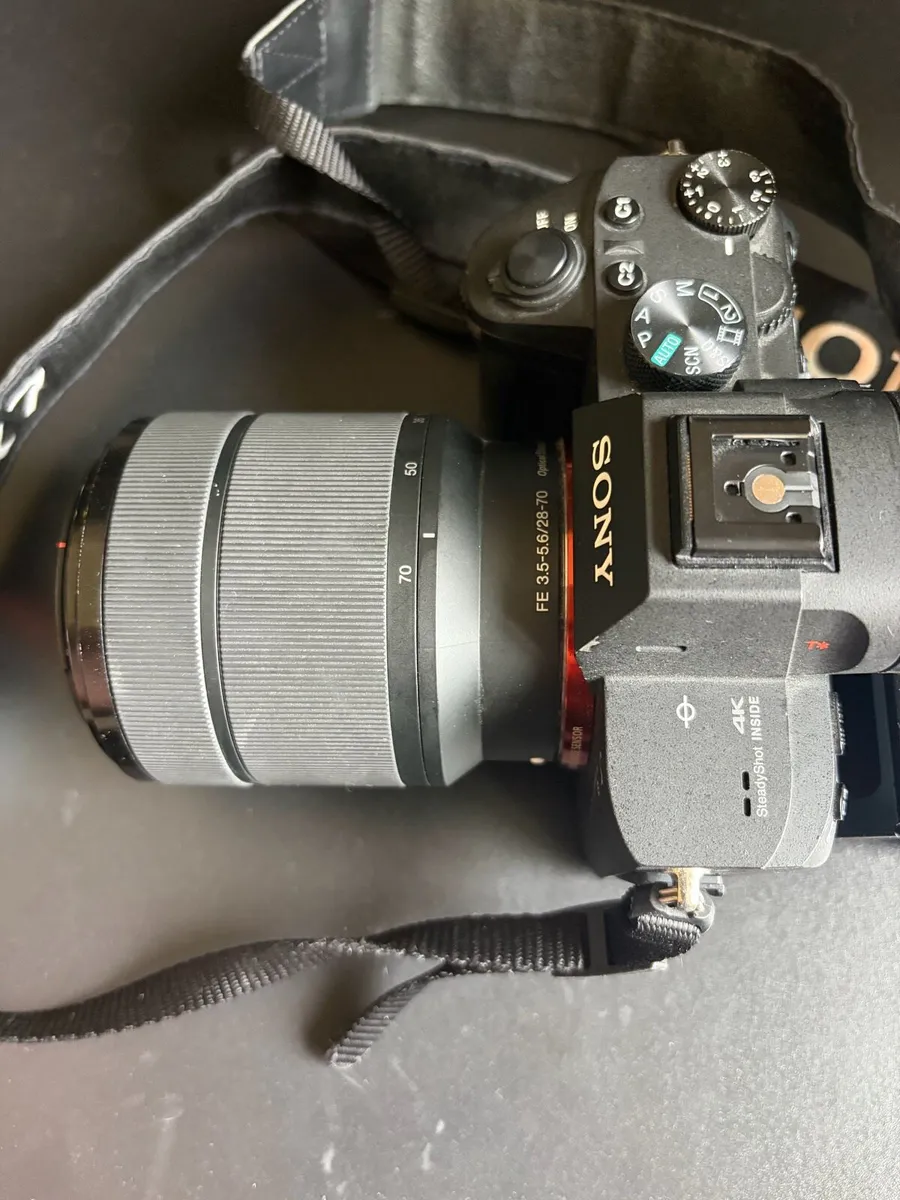 Sony α7 III + FE 28-70mm f/3.5-5.6 OSS Kit - Image 4