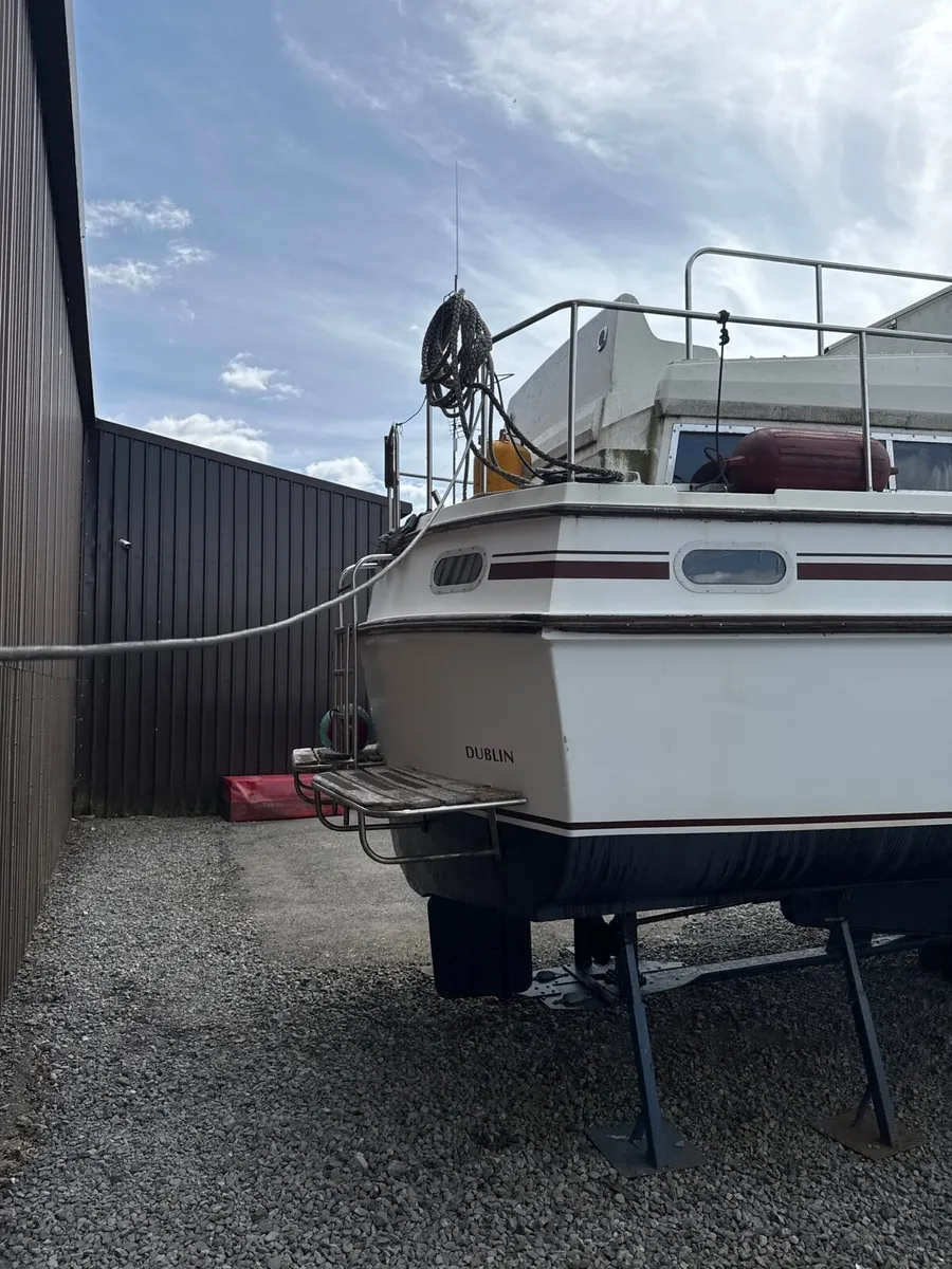 Broom Ocean 37 foot 3 cabin layout - Image 2