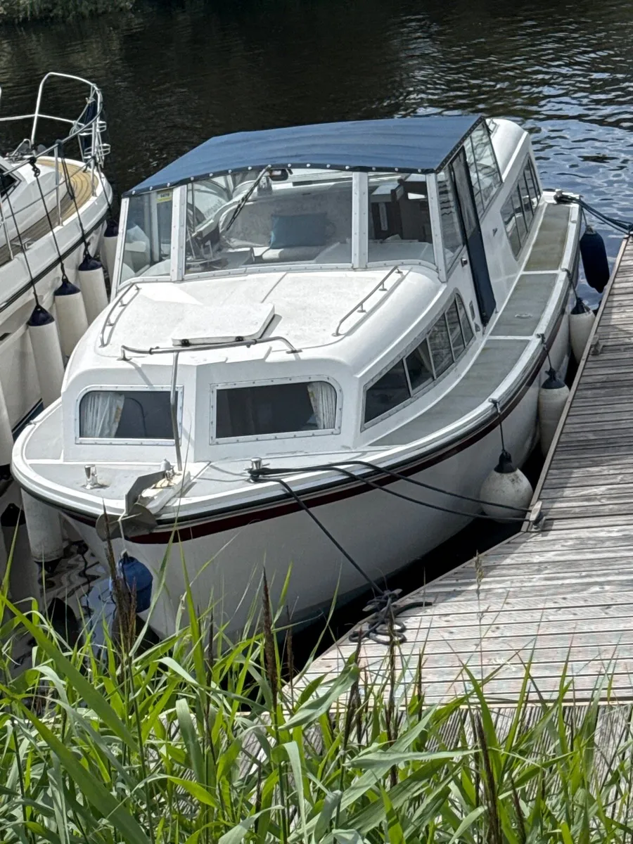 Broom 30 foot Skipper - Image 1