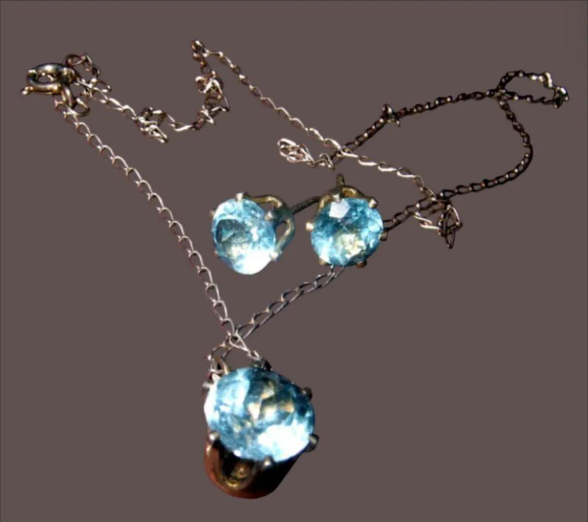 Pristine Vintage Hallmarked Silver/Topaz Trilogy - Image 1