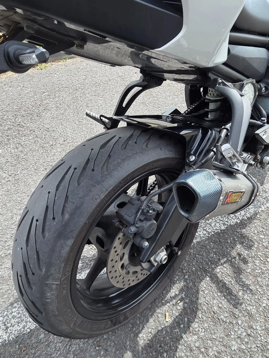 YAMAHA FZ8 (Fazer 800) - Image 3