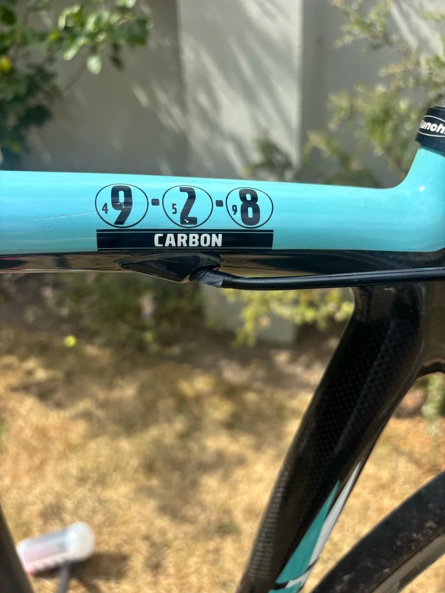 Bianchi RC 928 carbon Road Bike - Image 2