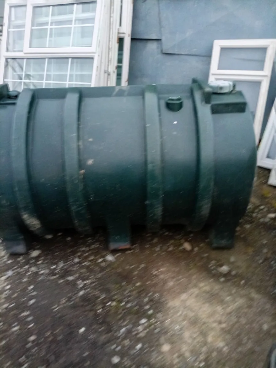 Oil tanks - Image 3