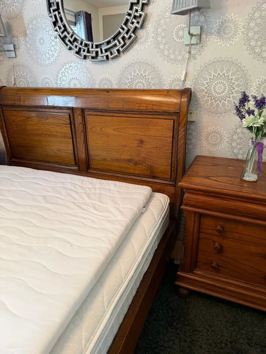 Solid oak sleigh  bed with solid oak side lockers - Image 4