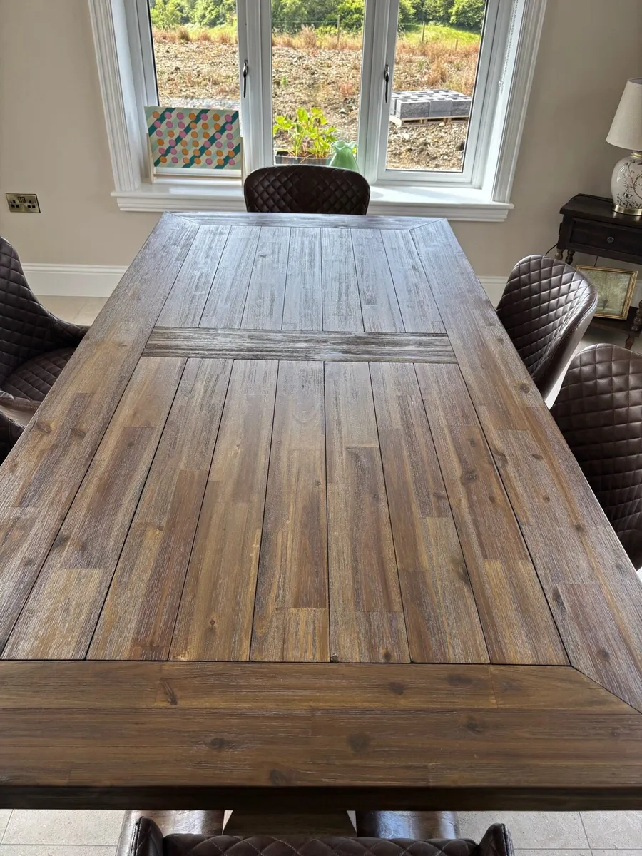 Dining table and chairs - Image 1