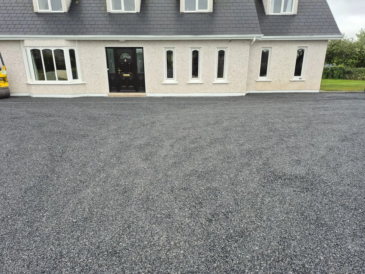 Tar and chip surfacing - Image 2