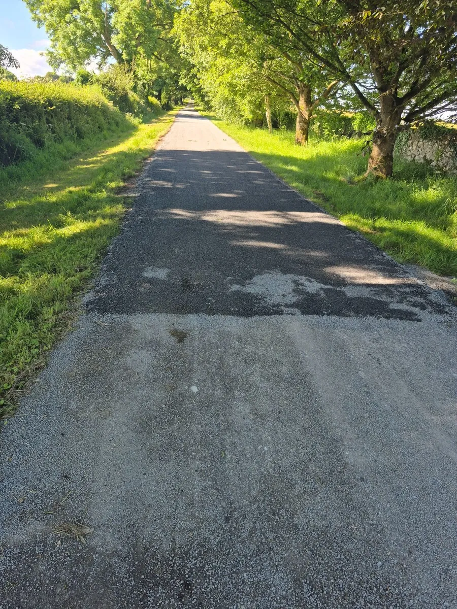 Tar and chip surfacing - Image 3
