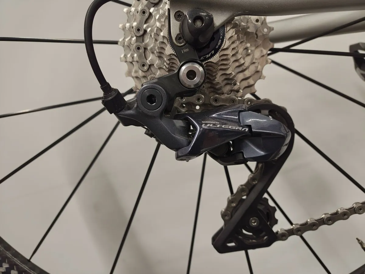 Canyon ultimate CF SLX  8.0 Bike 2XL - Image 3