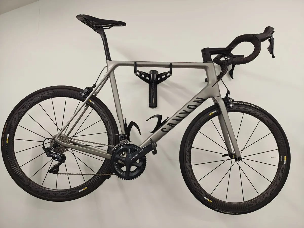 Canyon ultimate CF SLX  8.0 Bike 2XL - Image 1