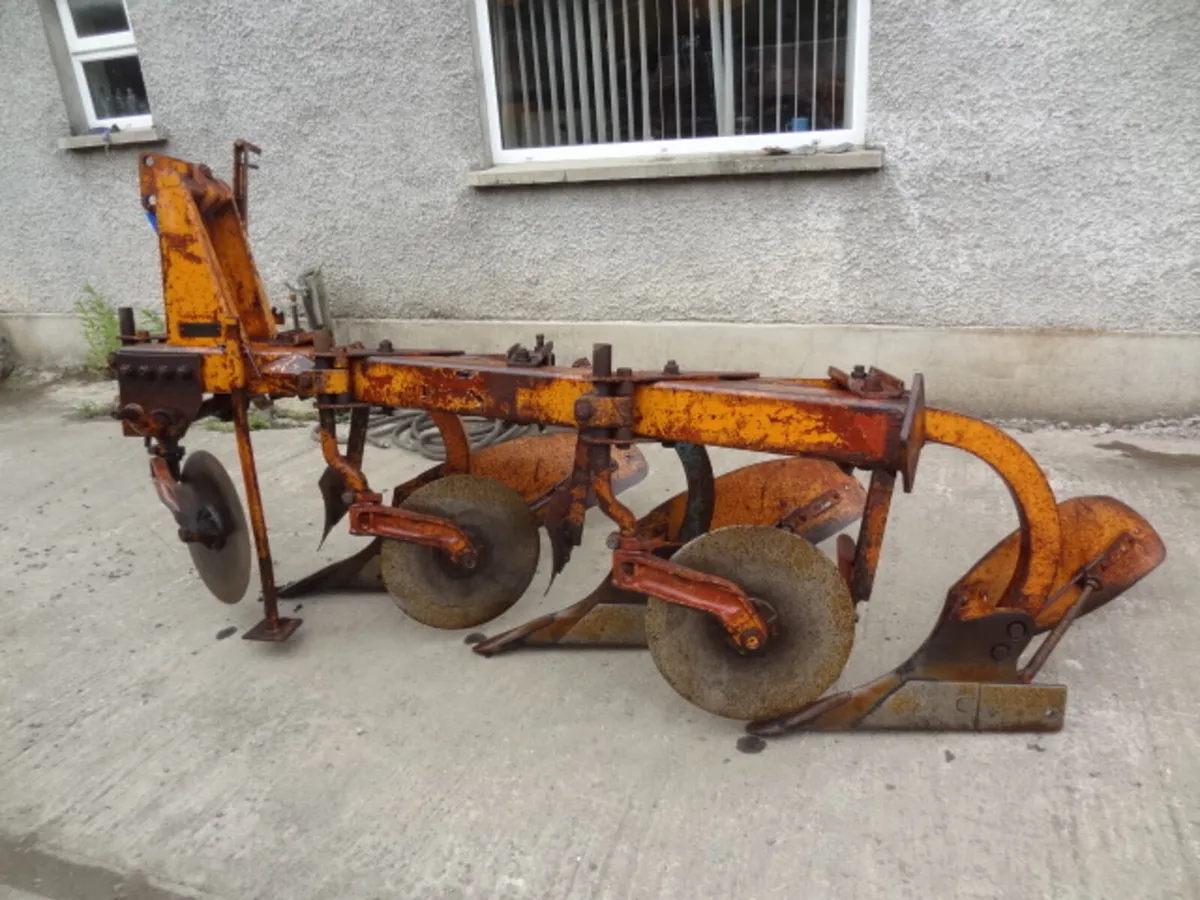 Overum 3 Furrow Conventional Plough - Image 4