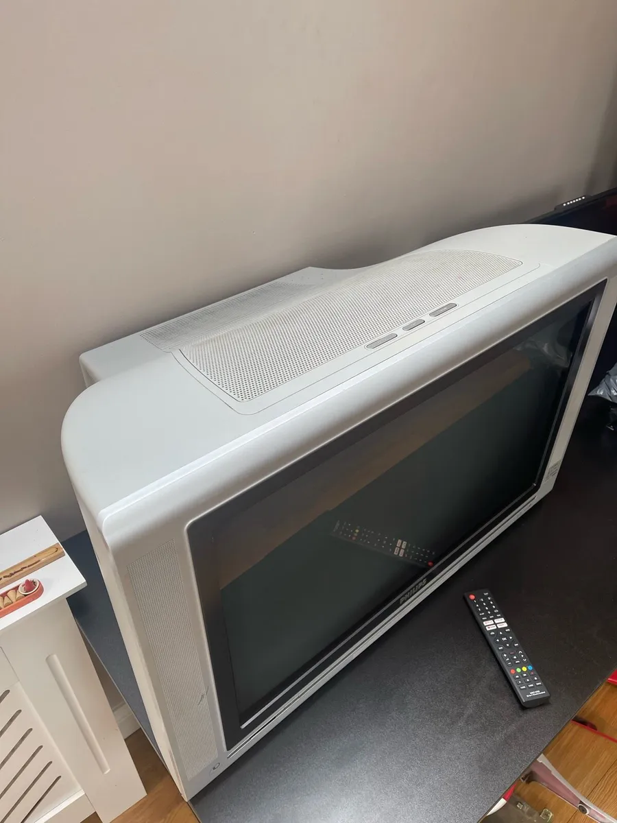 Philips 32” Widescreen CRT TV - Image 2