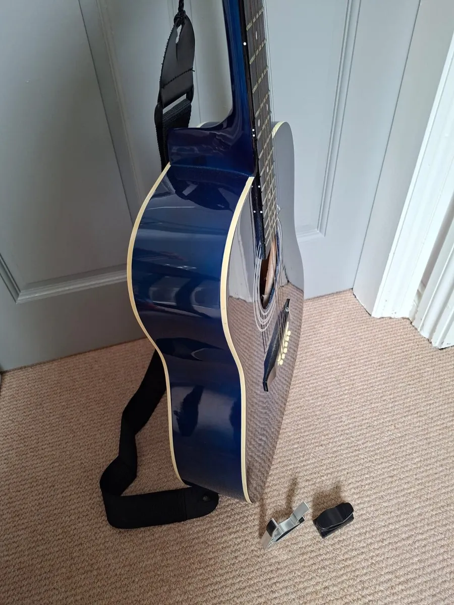 Guitar Acoustic - Image 4