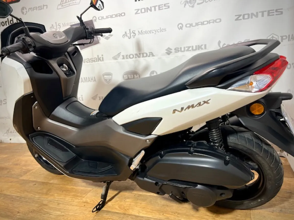 PRE-OWNED Yamaha NMAX 2023 - Image 4